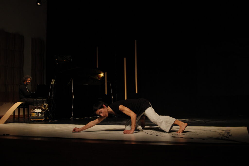 SYN.Tropia_dance izrāde nedzirdīgajiem un dzirdīgajiem klausītājiem