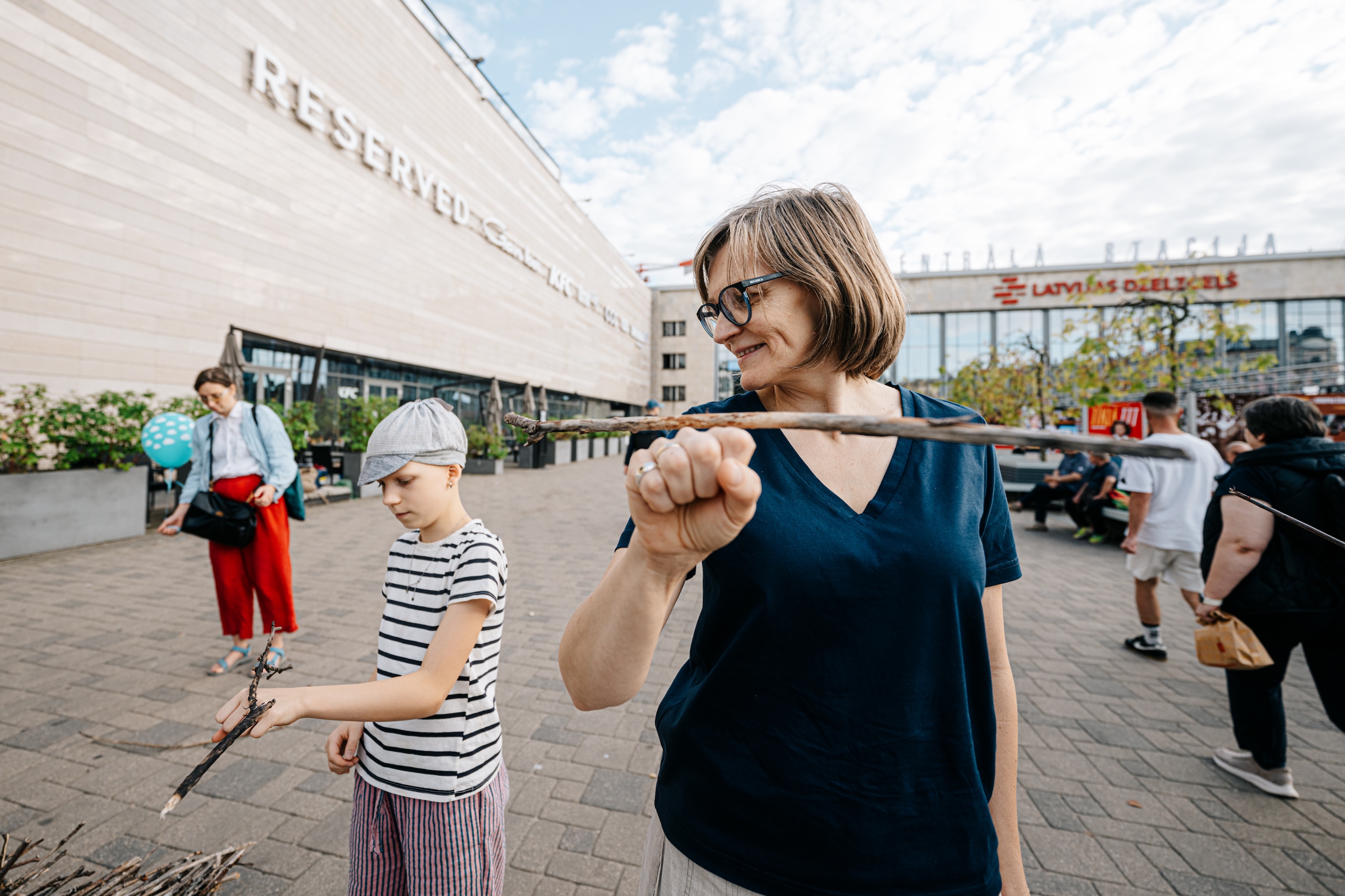 Zariņa trauslā balansēšana